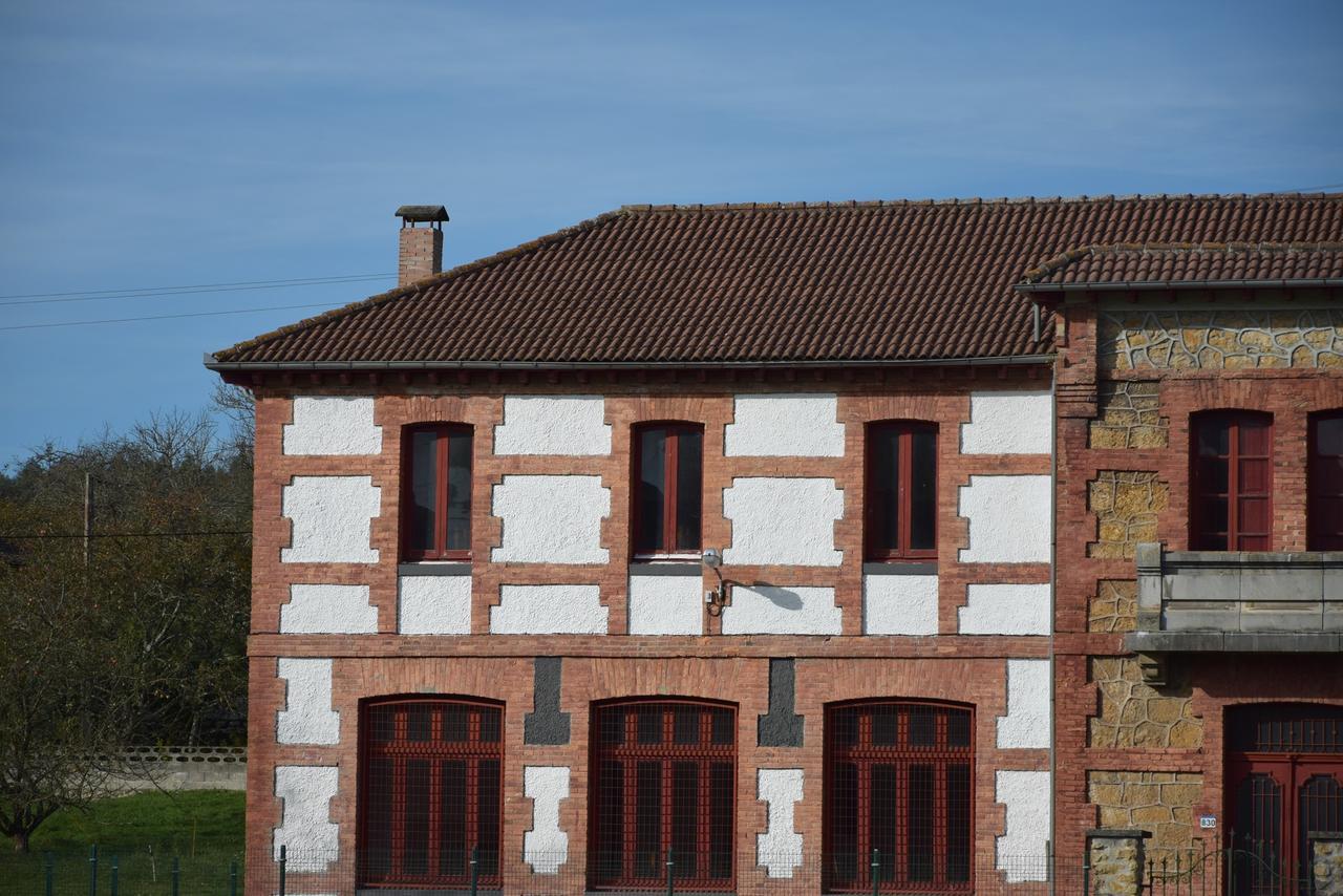 Albergue Familiar De Pintueles Pilona Exterior photo